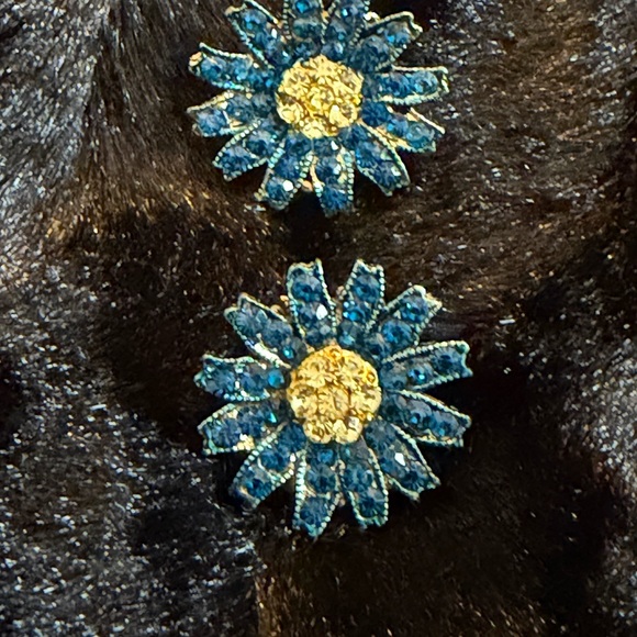2 Dazzling Blue and Silver Tone Floral Rhinestone Earrings - Picture 7 of 7